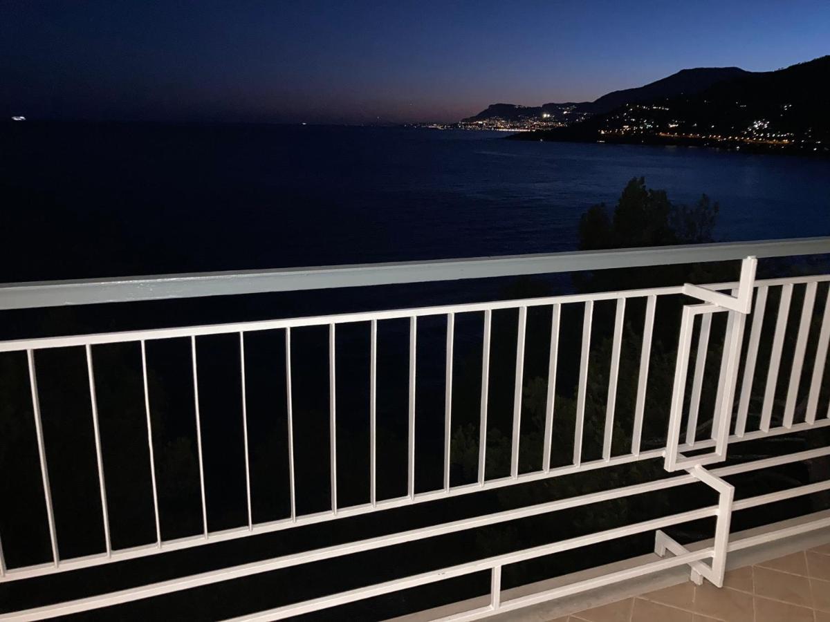 Sea And Monaco Charme View On The Beach Вентимиля Екстериор снимка